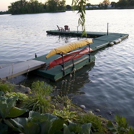 Bed and Breakfast La Belle Aux Berges Saint-Denis-sur-Richelieu Esterno foto