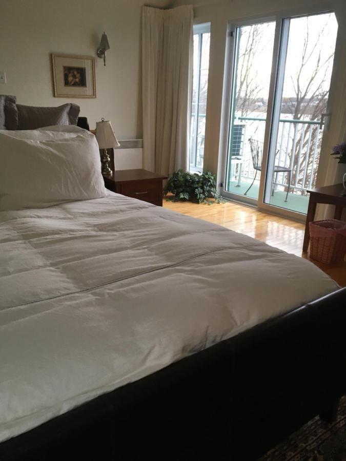 Bed and Breakfast La Belle Aux Berges Saint-Denis-sur-Richelieu Esterno foto