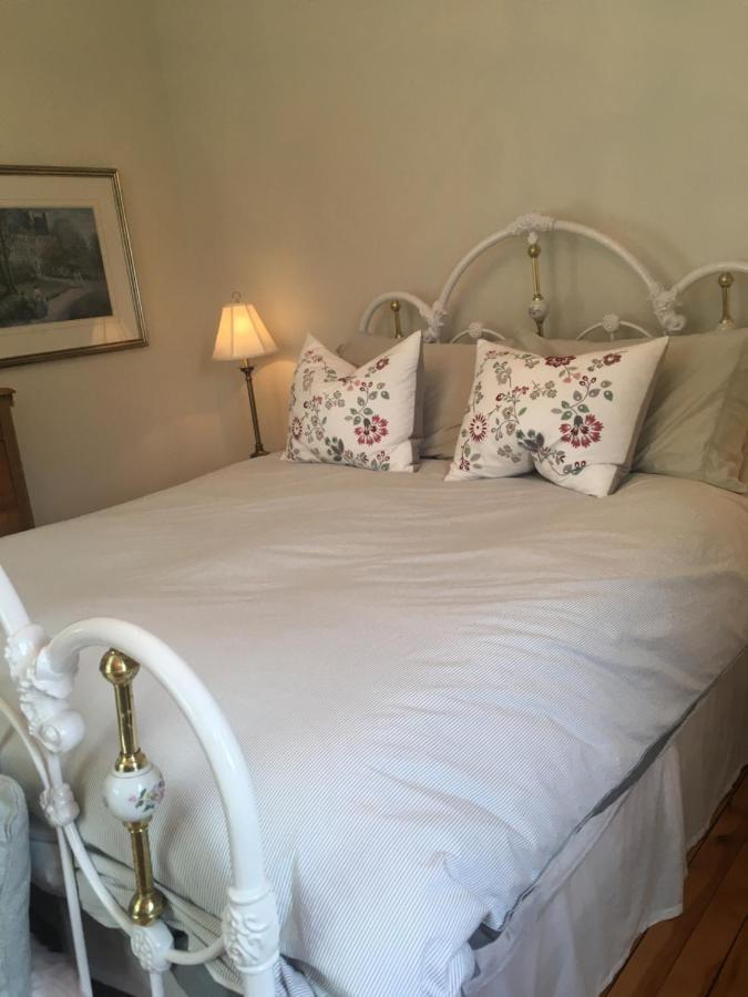 Bed and Breakfast La Belle Aux Berges Saint-Denis-sur-Richelieu Esterno foto