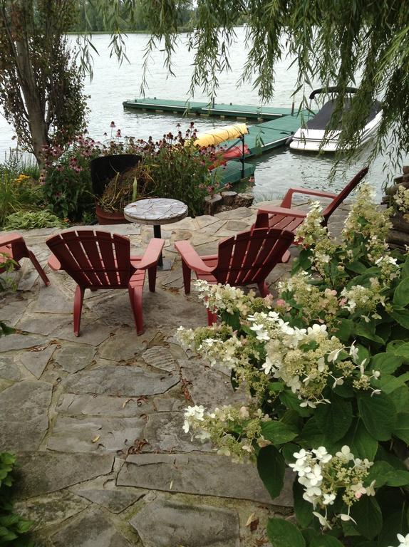 Bed and Breakfast La Belle Aux Berges Saint-Denis-sur-Richelieu Esterno foto