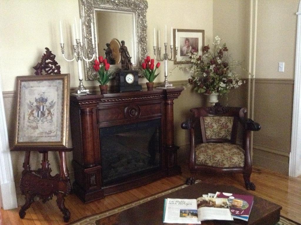 Bed and Breakfast La Belle Aux Berges Saint-Denis-sur-Richelieu Esterno foto