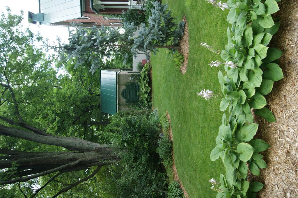 Bed and Breakfast La Belle Aux Berges Saint-Denis-sur-Richelieu Esterno foto
