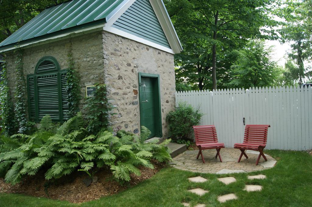 Bed and Breakfast La Belle Aux Berges Saint-Denis-sur-Richelieu Esterno foto