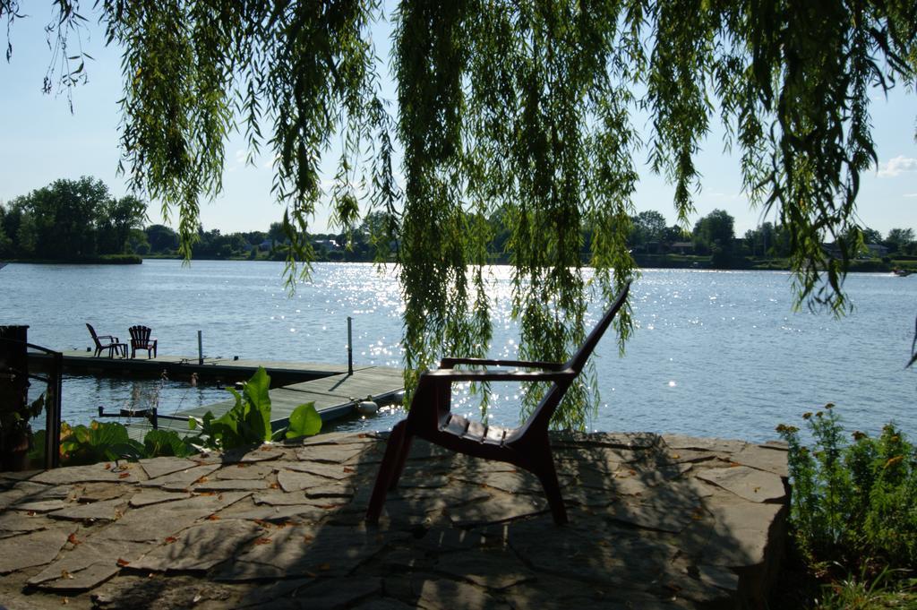 Bed and Breakfast La Belle Aux Berges Saint-Denis-sur-Richelieu Esterno foto
